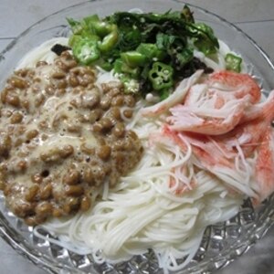 ネバネバ〜納豆とオクラのぶっかけ素麺